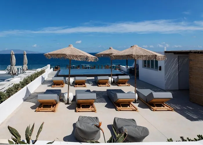 Almyra Oia Suites